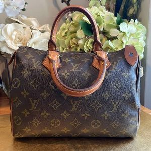 Louis Vuitton Monogram Speedy 25 | Lock Included